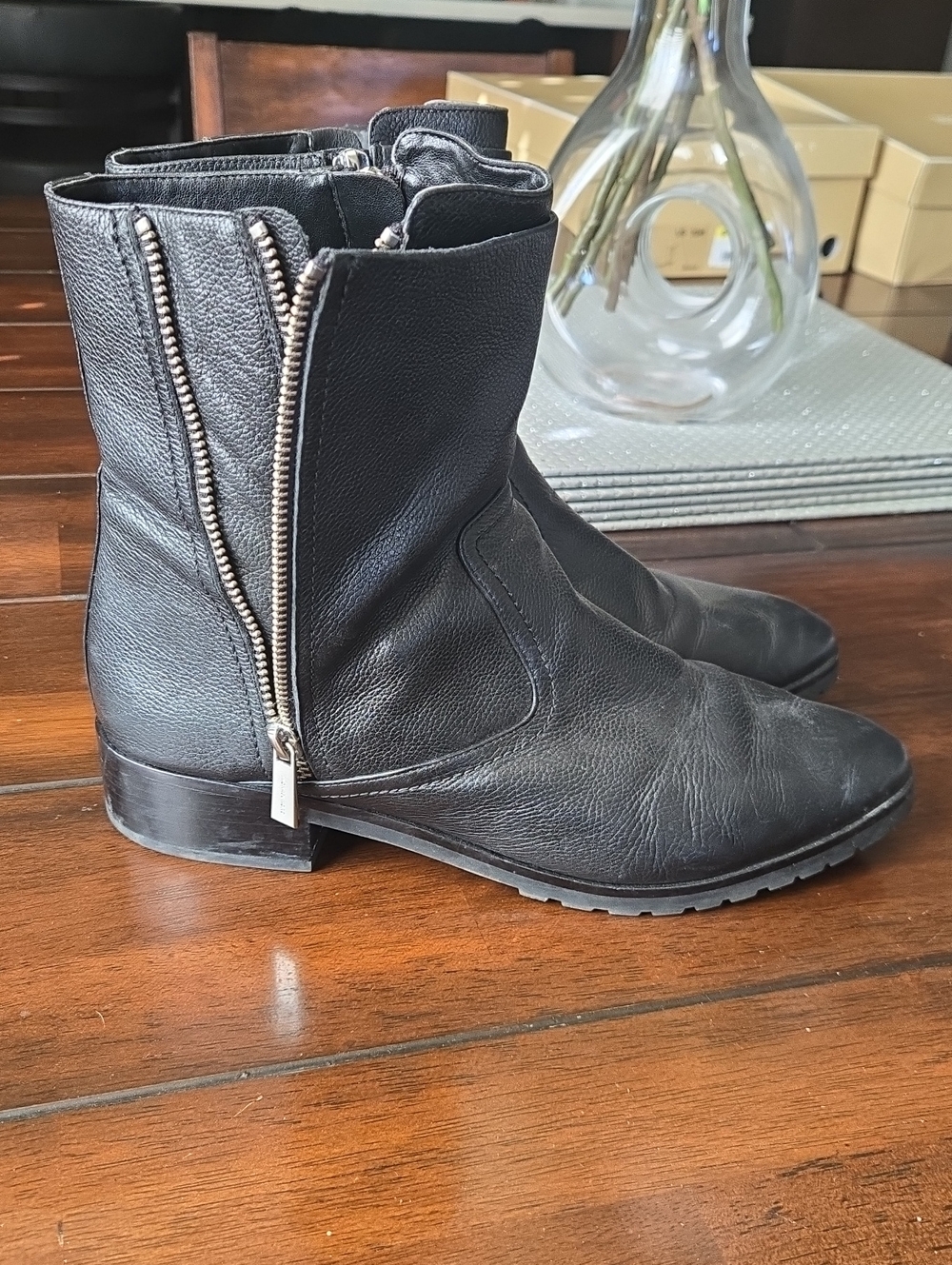 Michael Kors Women's Black Leather Ankle Boots with Side Zipper. Sz 10M